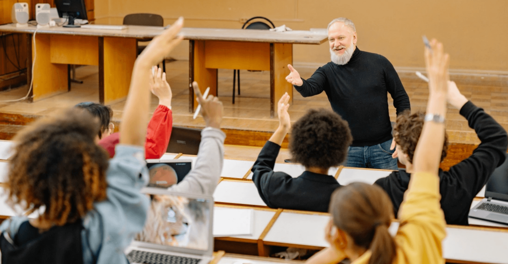 “尊龙凯时”杯天下农科学子立异创业总决赛圆满举行